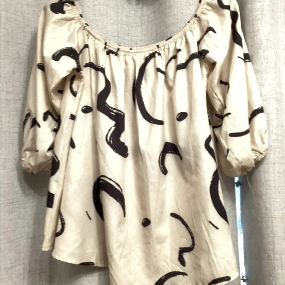 Elegant Cream and Black Women's Top - Picture 3 of 8